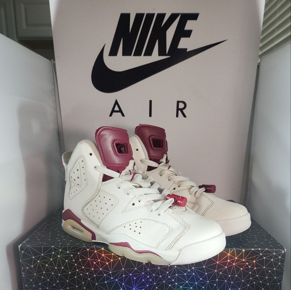 Size 6Y- Jordan 6 Retro OG Maroon Sneakers 836342-115 (7.5 Wmns.). Fits Men/Yout